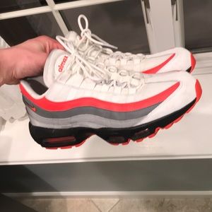 Nike Air Max 95 Essential Crimson